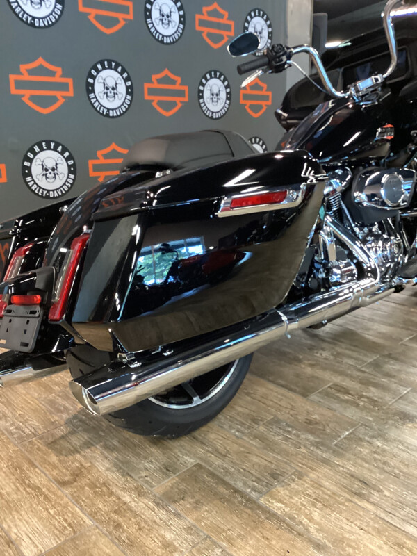FLTRX 2025 Road Glide - Photo 2