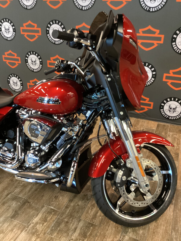 FLHX 2025 Street Glide - Photo 4