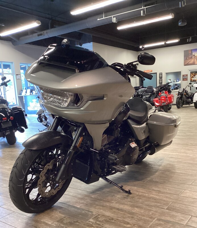 FLTRXSTSE 2025 CVO Road Glide ST - Photo 6