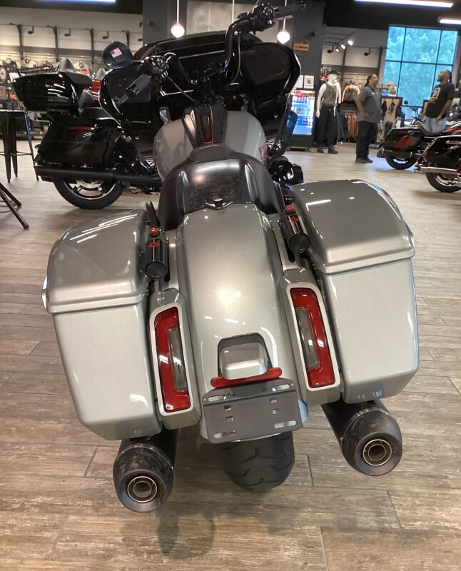 FLTRXSTSE 2025 CVO Road Glide ST - Photo 3