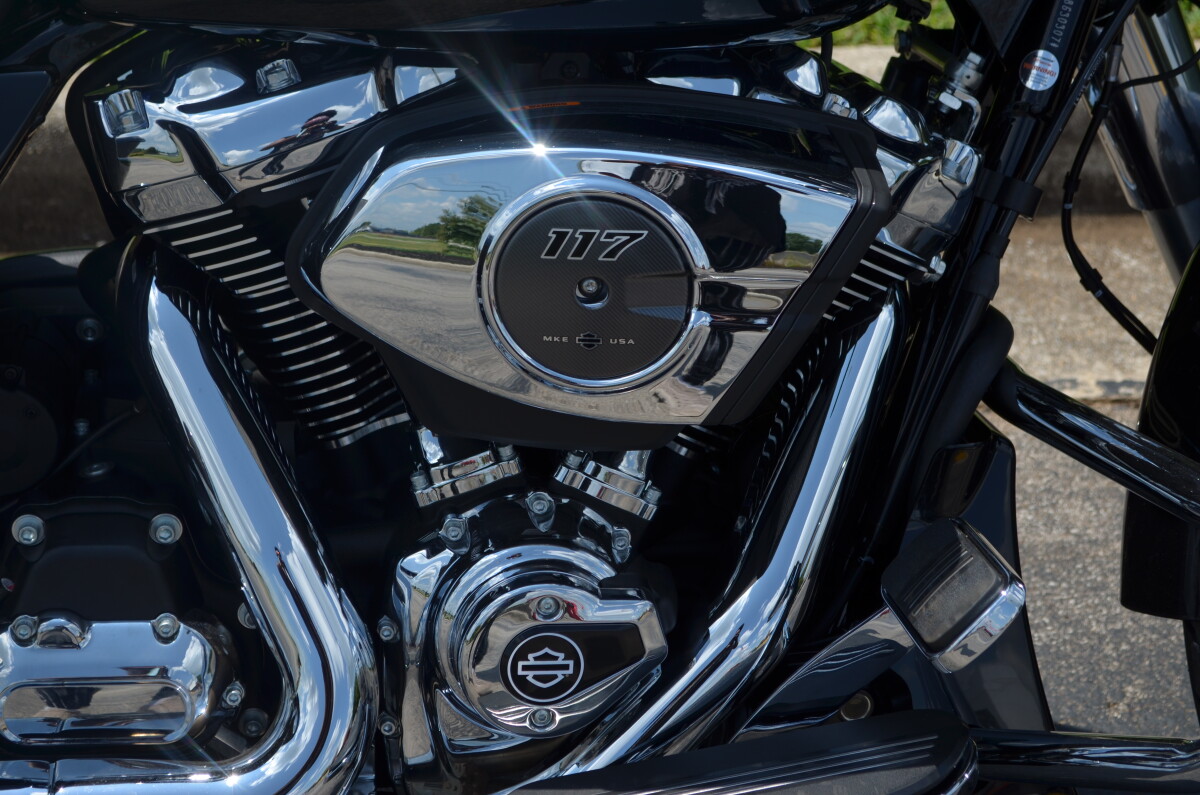 2025 Harley-Davidson Street Glide – Custom Touring Legend - Photo 9