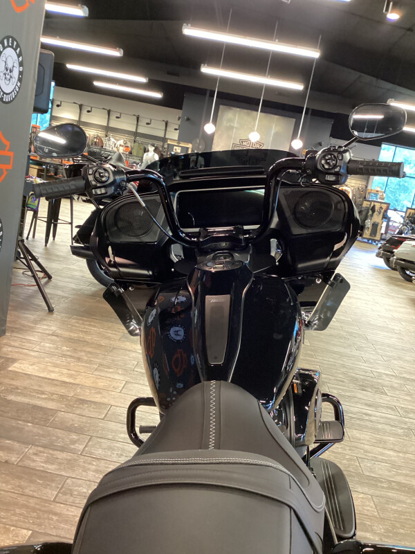 FLTRX 2025 Road Glide - Photo 7