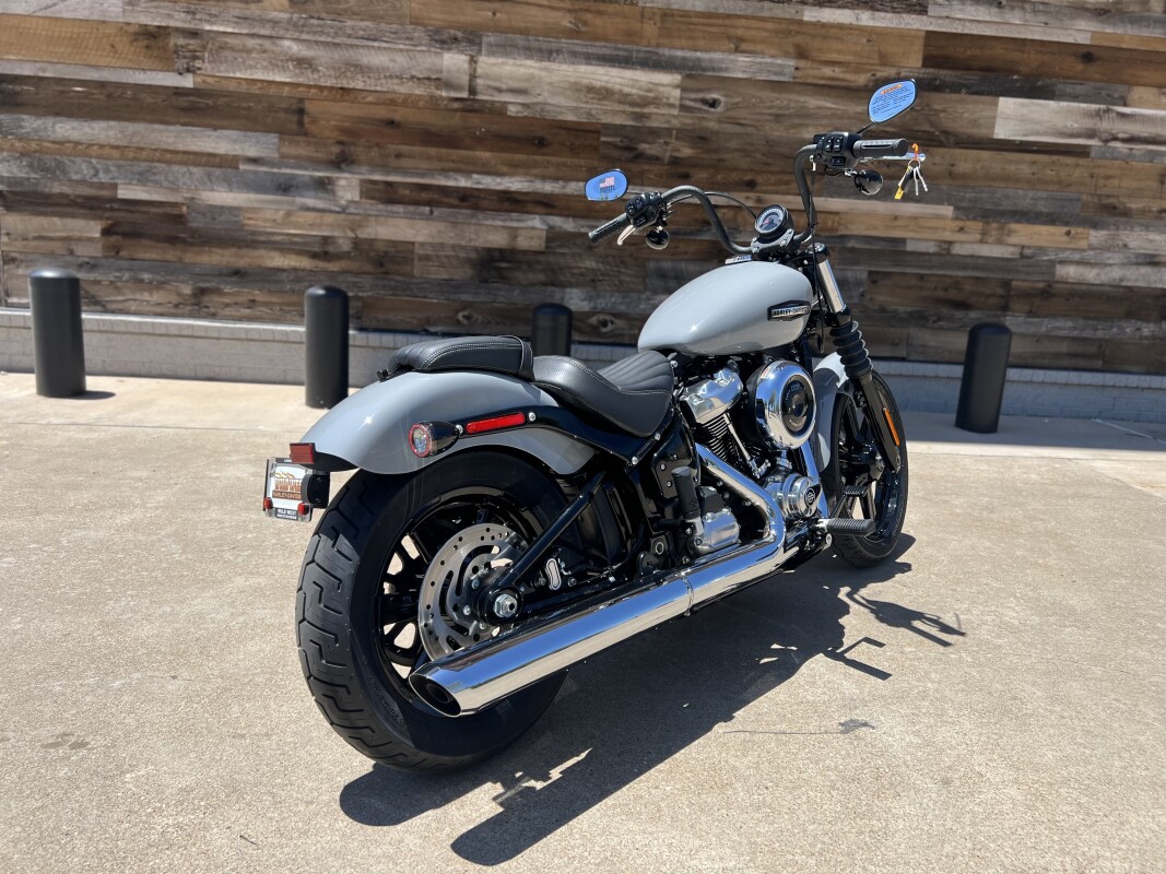 2025 Harley-Davidson Street Bob Billiard Grey w/Cast Wheels - Photo 8