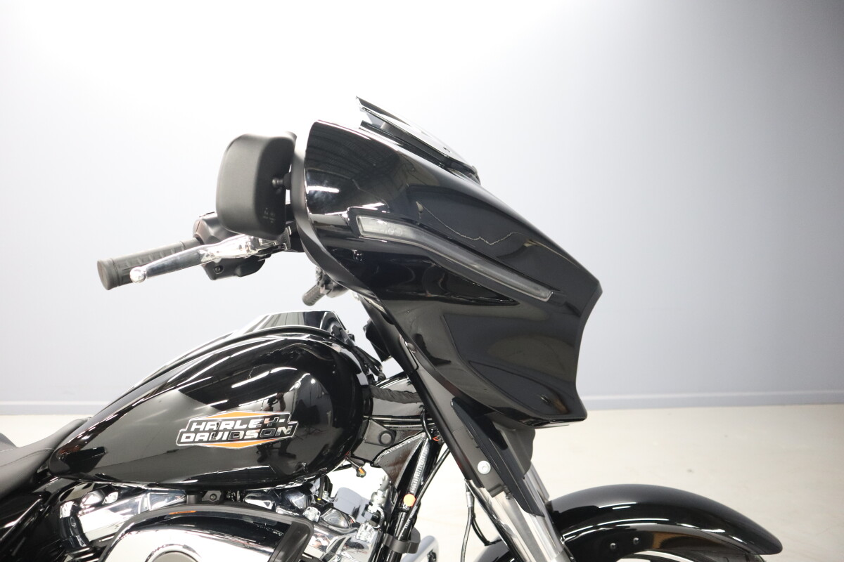 2025 Harley-Davidson Street Glide FLHX - Photo 10