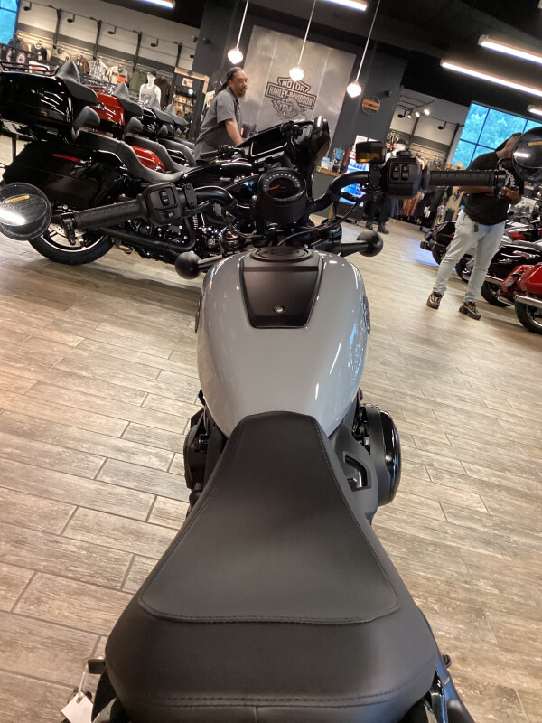 RH975 2025 Nightster - Photo 7