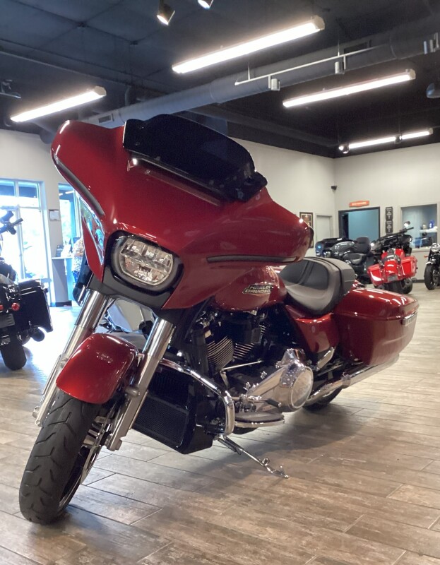 FLHX 2025 Street Glide - Photo 6