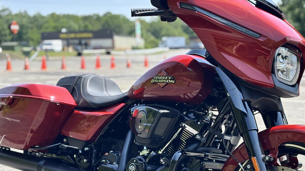 FLHX 2025 Street Glide - Photo 6