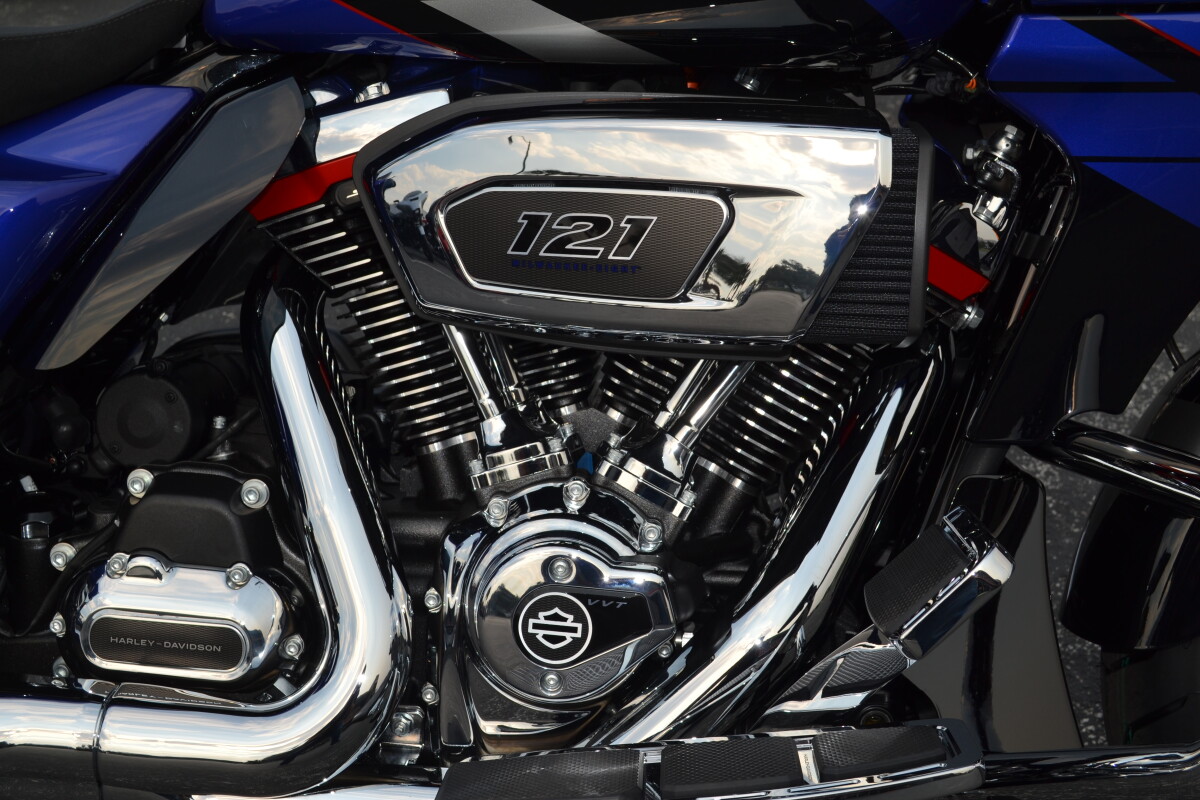 2025 Harley-Davidson CVO Road Glide Blue Streak - FLTRXSE - Photo 5