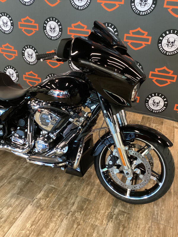 FLHX 2025 Street Glide - Photo 4