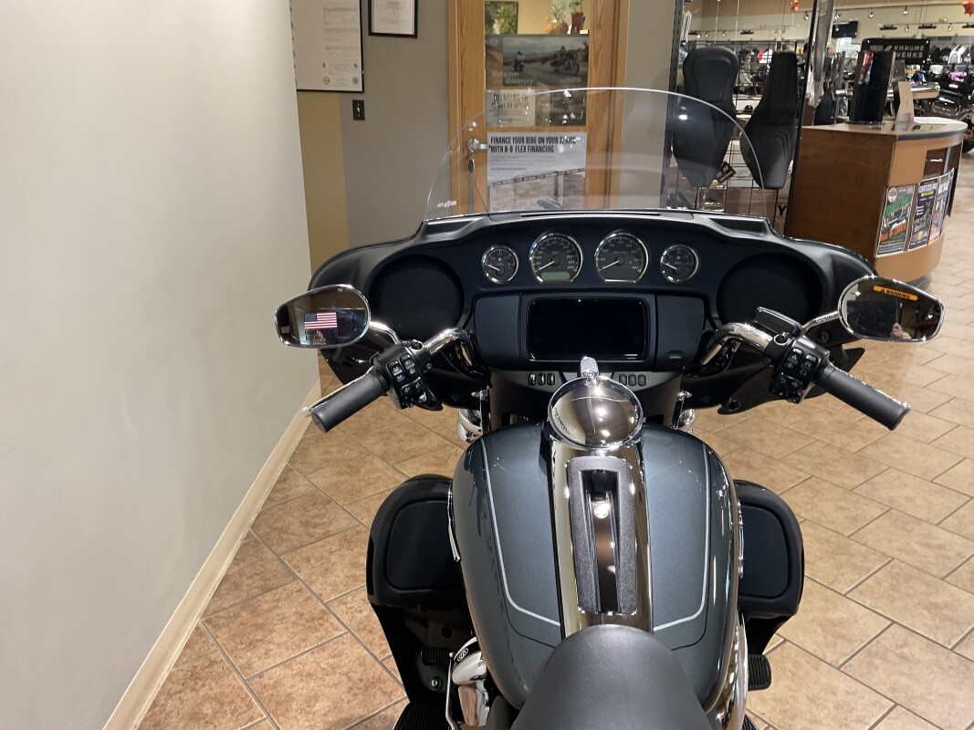 2025 Harley-Davidson Tri Glide Ultra Iron Horse Metallic FLHTCUTG - Photo 6