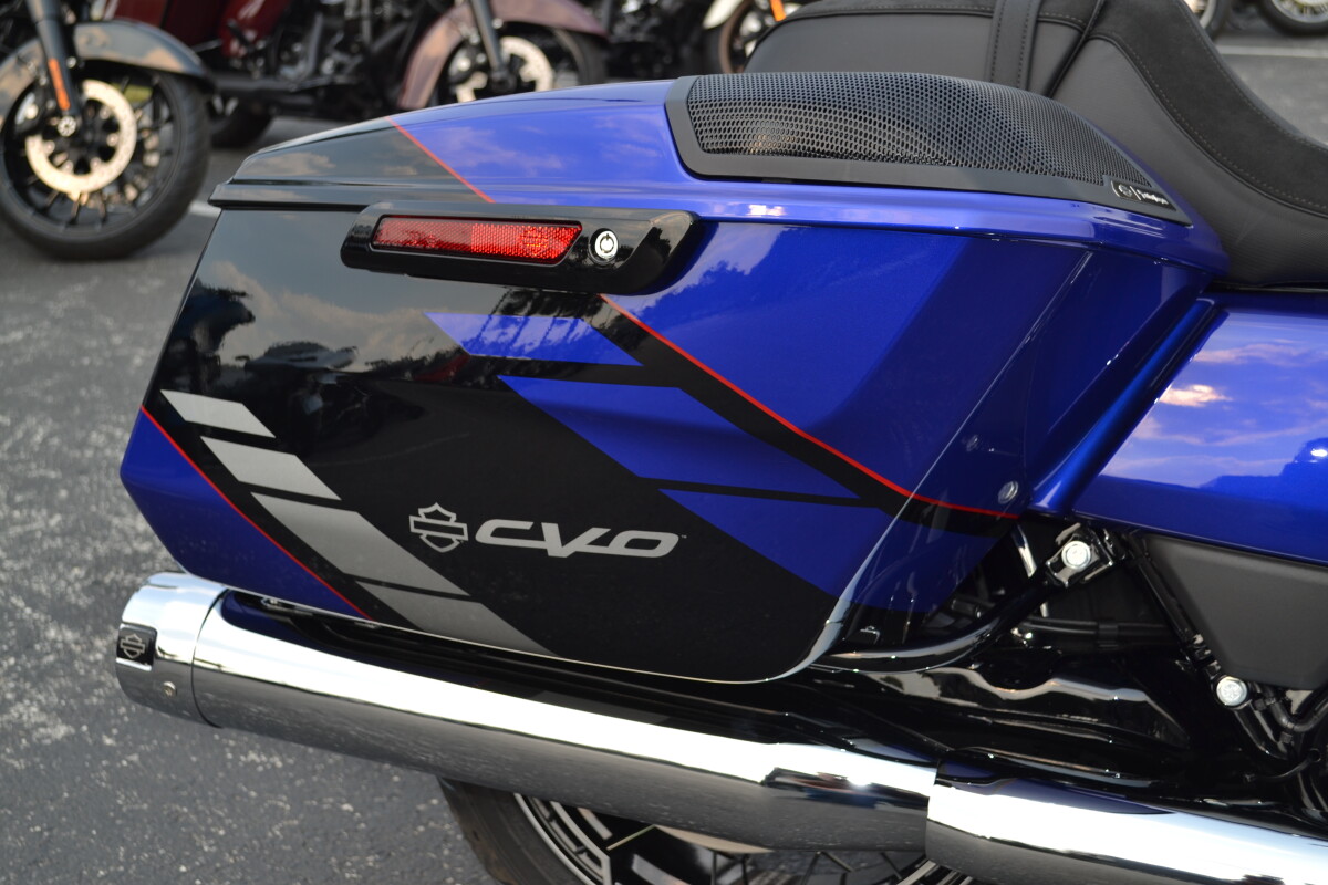 2025 Harley-Davidson CVO Road Glide Blue Streak - FLTRXSE - Photo 6