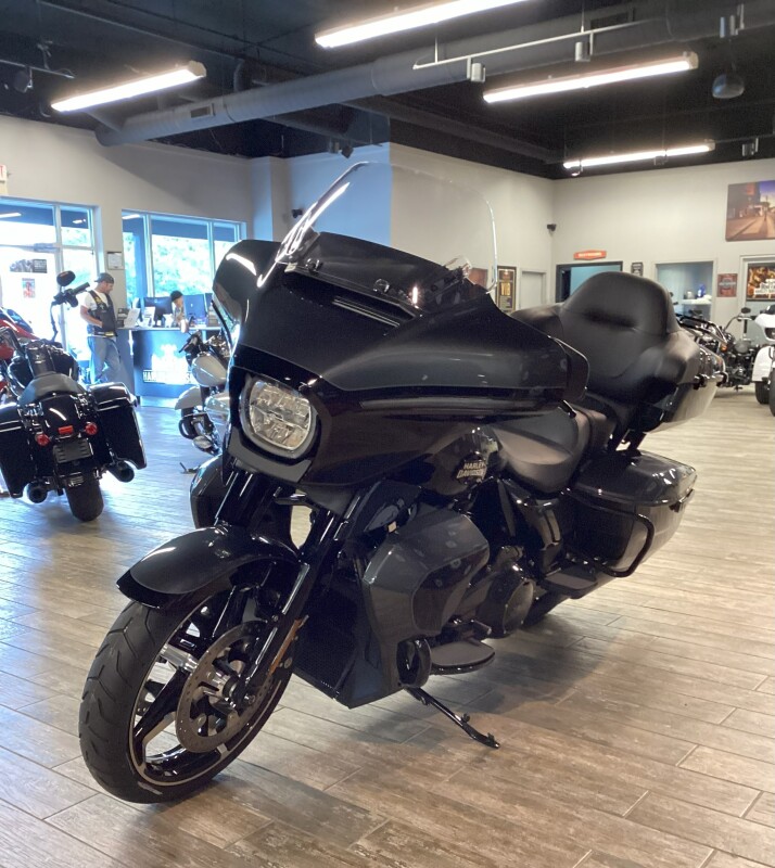 FLHXU 2025 Street Glide Ultra - Photo 6