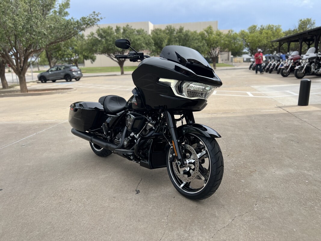 2025 Harley-Davidson Road Glide Midnight Firestorm - Black Finish - Photo 2