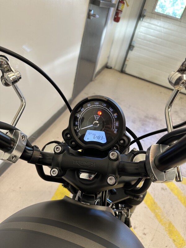 Triumph Bonneville Bobber Matte Storm Grey / Matte Ironstone - Photo 9