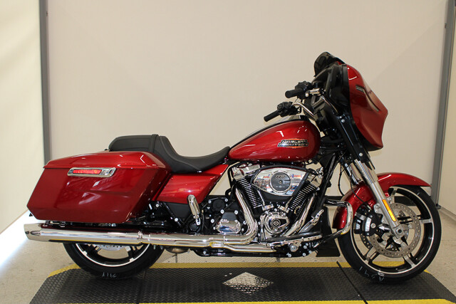 2025 Harley-Davidson Street Glide Grand American Touring FLHX