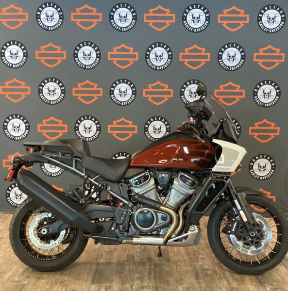 2024 Harley-Davidson<sup>®</sup> Pan America™ 1250 Special RED RCK/BRC WHT W/ PINSTRIP