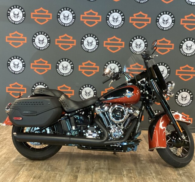 2025 Harley-Davidson<sup>®</sup> Heritage Classic WHISKY FIRE/BLK W/ PINSTRIP