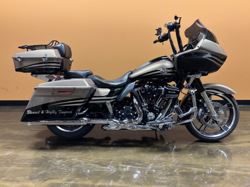 FLTRXSE2 2013 CVO™ Road Glide® Custom