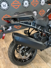 2024 Harley-Davidson<sup>®</sup> Pan America™ 1250 Special RED RCK/BRC WHT W/ PINSTRIP thumb 3
