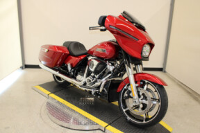 2025 Harley-Davidson Street Glide Grand American Touring FLHX thumb 2