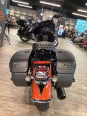 2025 Harley-Davidson<sup>®</sup> Heritage Classic WHISKY FIRE/BLK W/ PINSTRIP thumb 2