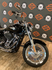 2024 Harley-Davidson<sup>®</sup> Fat Boy<sup>®</sup> 114 VIVID BLACK W/ PINSTRIPE thumb 0