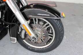 2016 Harley-Davidson Tri Glide Ultra FLHTCUTG thumb 0
