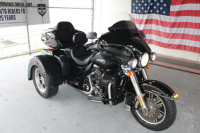 2016 Harley-Davidson Tri Glide Ultra FLHTCUTG thumb 1