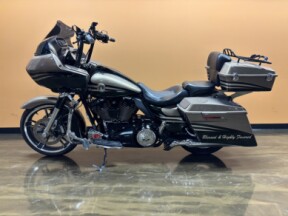FLTRXSE2 2013 CVO™ Road Glide® Custom thumb 3