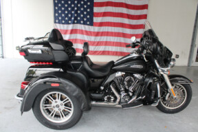 2016 Harley-Davidson Tri Glide Ultra FLHTCUTG thumb 2