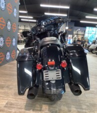 FLHXS 2018 Street Glide<sup>®</sup> Special thumb 2