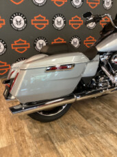 FLTRX 2025 Road Glide™ thumb 3