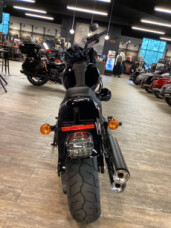 2024 Harley-Davidson<sup>®</sup> Low Rider<sup>®</sup> S VIVID BLACK thumb 2