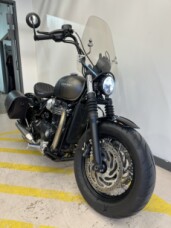 Triumph Bonneville Bobber Matte Storm Grey / Matte Ironstone thumb 3
