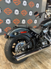 FXBB 2025 Street Bob® thumb 3