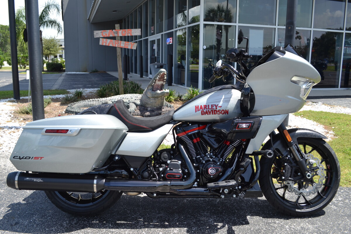 2025 Harley-Davidson CVO Road Glide ST Mercury Silver - FLTRXSTSE