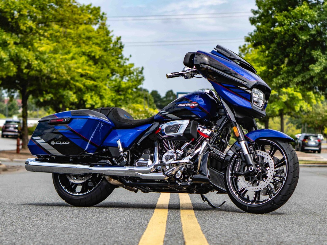 FLHXSE 2025 CVO Street Glide - Photo 2