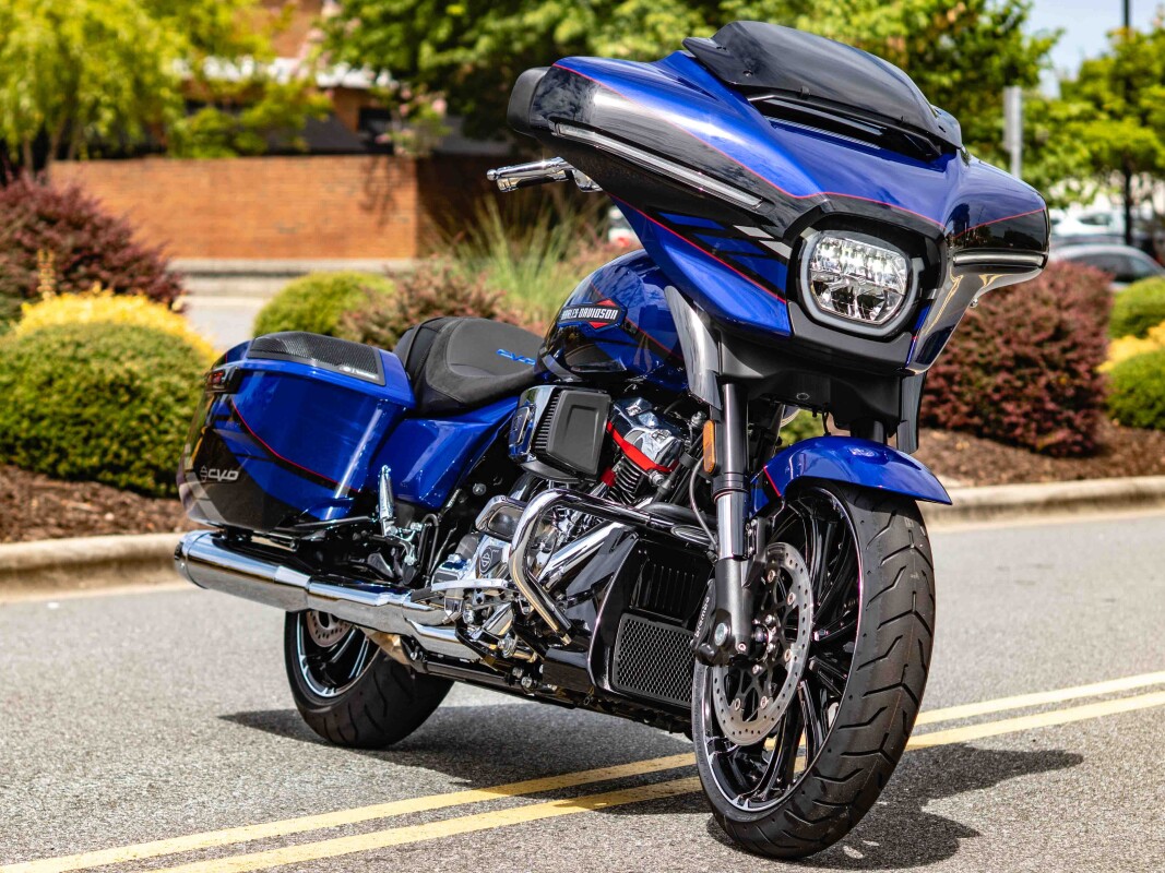 FLHXSE 2025 CVO Street Glide - Photo 6