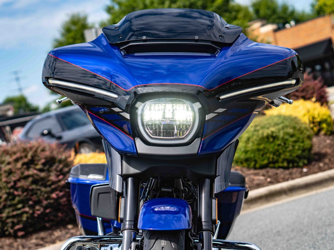 FLHXSE 2025 CVO Street Glide - Photo 8
