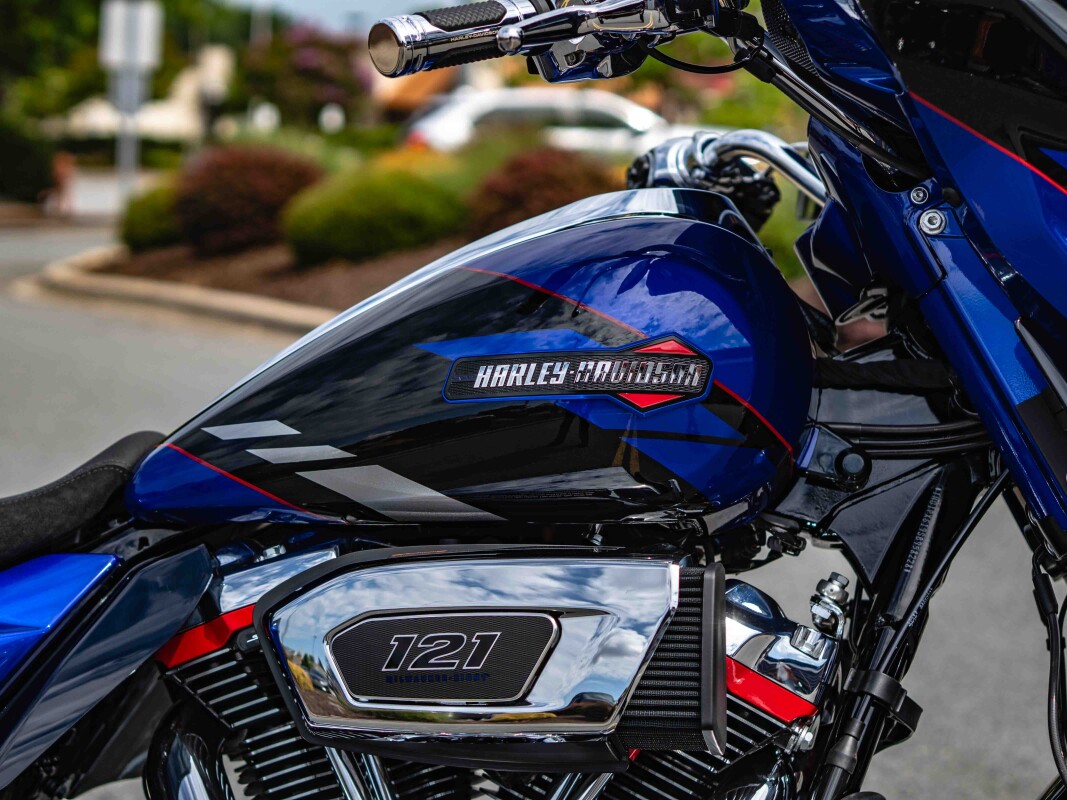 FLHXSE 2025 CVO Street Glide - Photo 10