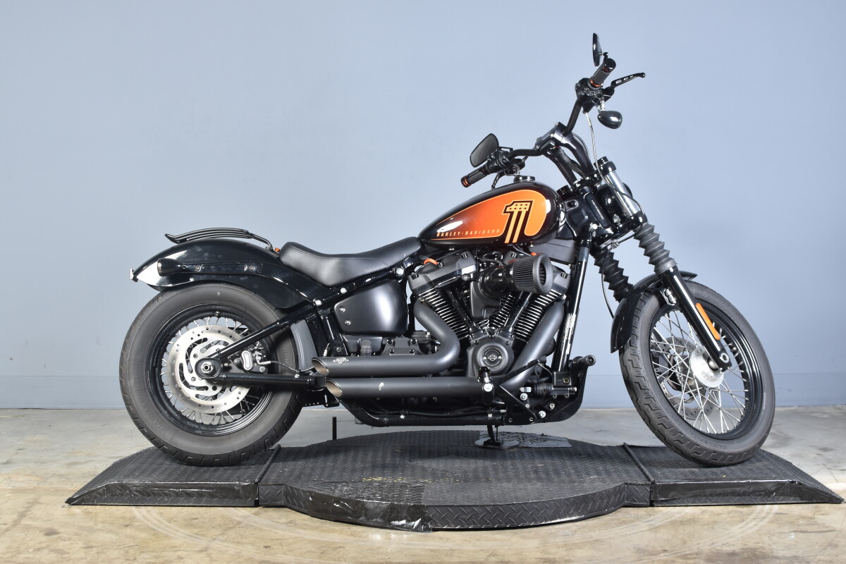 テリー 2025 Harley-Davidson® Street Bob™ FXBB | Old Glory Harley