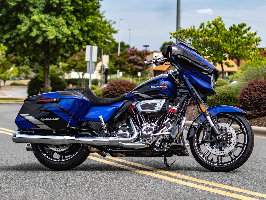 FLHXSE 2025 CVO Street Glide - Photo 4