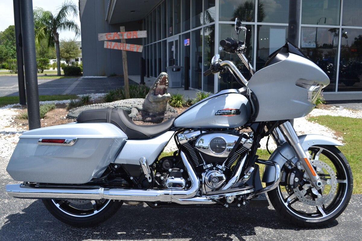 2025 Harley-Davidson Road Glide Atlas Silver Metallic - FLTRX
