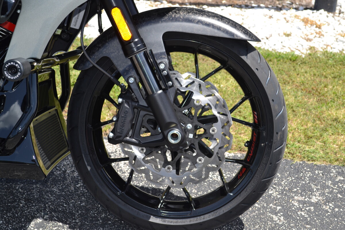 2025 Harley-Davidson CVO Road Glide ST Mercury Silver - FLTRXSTSE - Photo 3