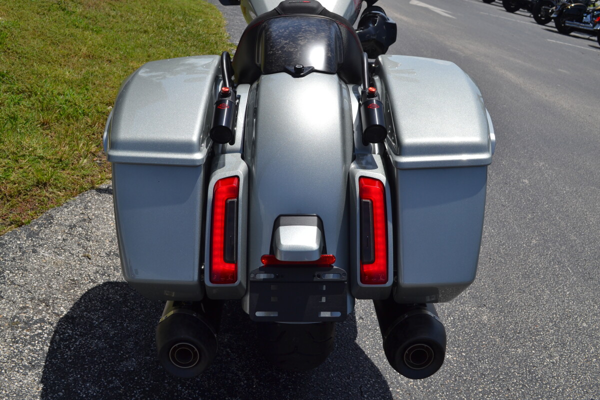 2025 Harley-Davidson CVO Road Glide ST Mercury Silver - FLTRXSTSE - Photo 10