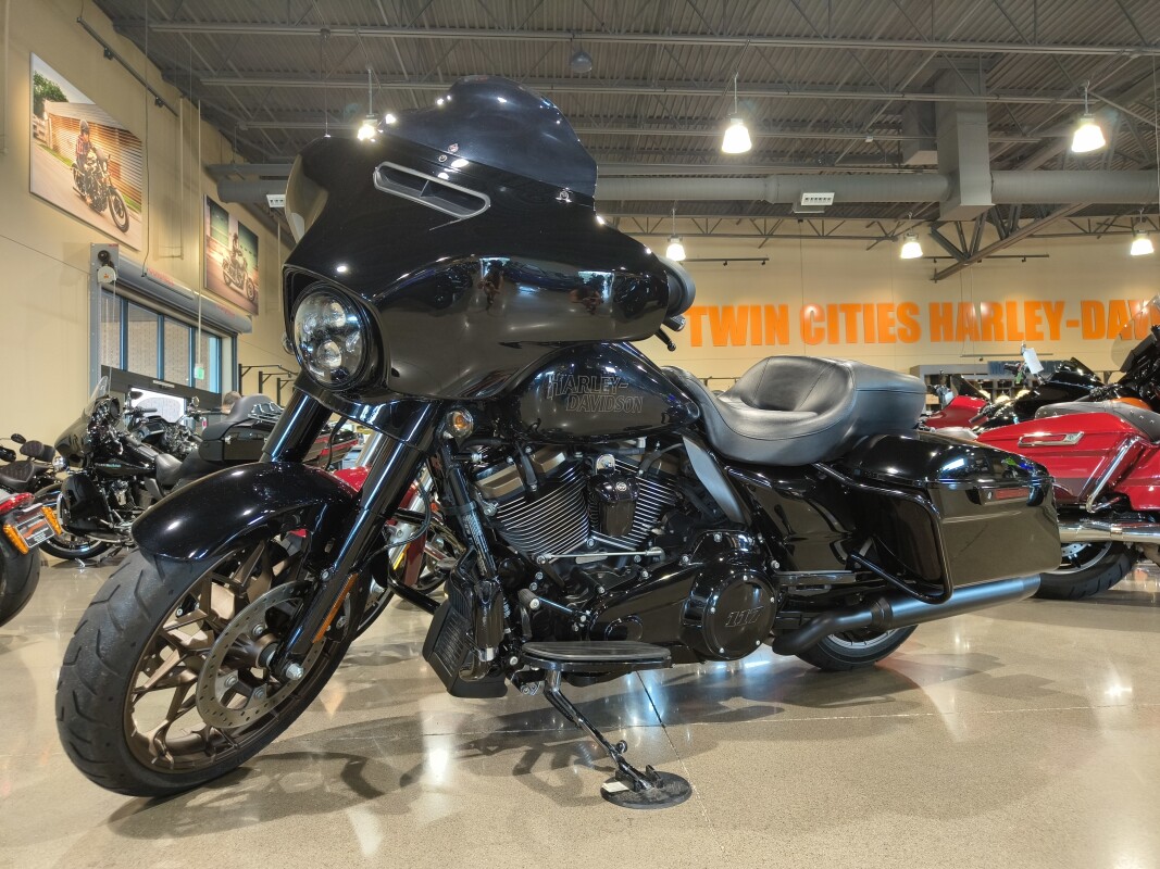 2023 Harley-Davidson Street Glide ST Vivid Black - Photo 2