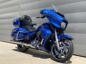 2025 Harley-Davidson® Street Glide® Ultra Blue Burst thumb 3