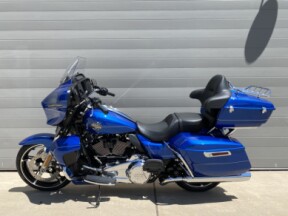 2025 Harley-Davidson® Street Glide® Ultra Blue Burst thumb 1