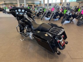 2011 Harley Davidson Street Glide FLHX thumb 1