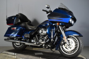 2013 Harley-Davidson® Road Glide® Ultra FLTRU thumb 2